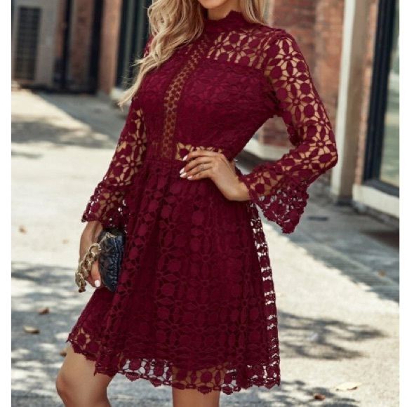 Luxurious mesh insert lace dress - Picture 5 of 5